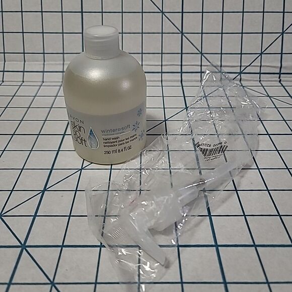 Avon Skin So Soft Winter Soft Hand Wash NIP NOS + Pump 8.4 FL Oz - Picture 1 of 7